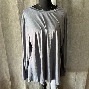Fabletics Gray Long Sleeve Tee with Soft Fabric and Relaxed Fit